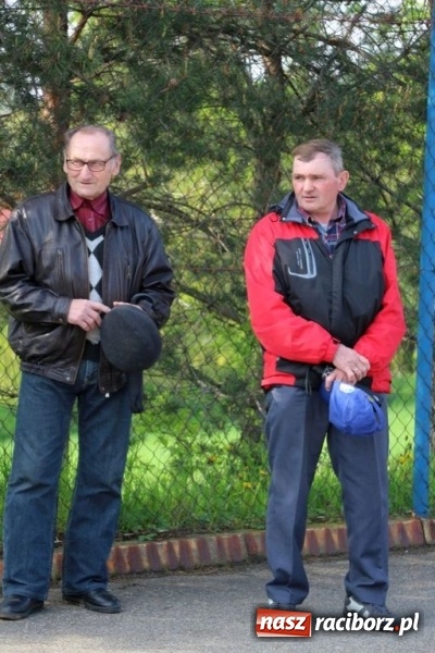 Zdjęcie w galerii na portalu naszraciborz.pl: Na pamiątkę strasznego dnia okropnego gradu - mieszkańcy Pogrzebienia modlili się w procesji ku czci św. Floriana wiadomości z regionu