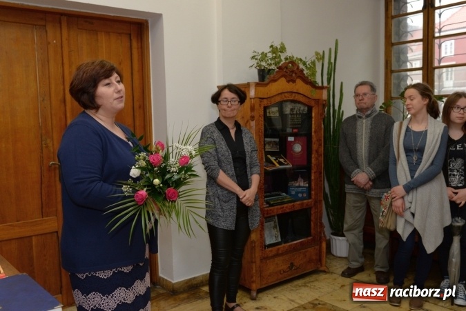 Zdjęcie w galerii na portalu naszraciborz.pl: WEHIKUŁ DLA WYOBRAŹNI - malarstwo Jana Cybisa w raciborskim Muzeum  wiadomości z regionu