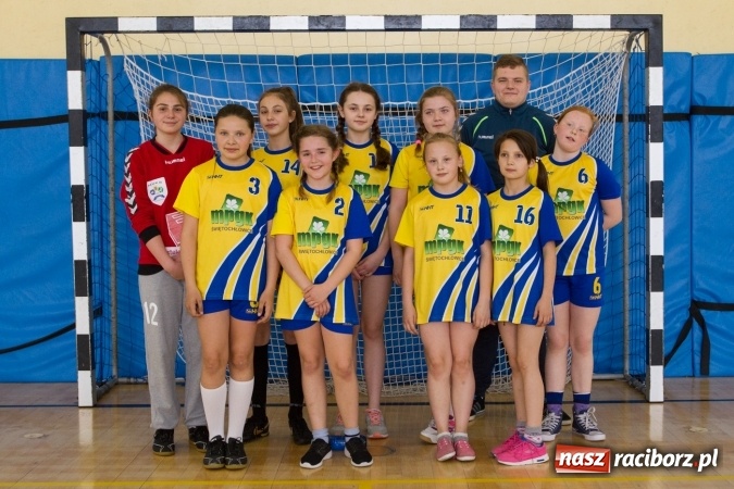 Zdjęcie w galerii na portalu naszraciborz.pl: V Turniej Piłki Ręcznej Dziewcząt Młodszych w Pietrowicach Wielkich  wiadomości z regionu