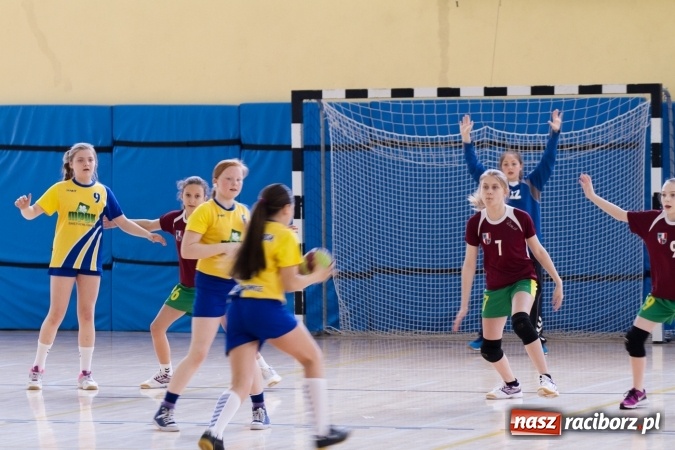 Zdjęcie w galerii na portalu naszraciborz.pl: V Turniej Piłki Ręcznej Dziewcząt Młodszych w Pietrowicach Wielkich  wiadomości z regionu