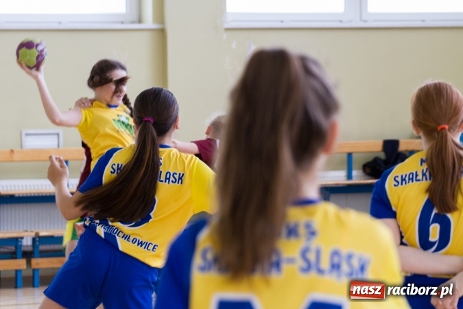 Zdjęcie w galerii na portalu naszraciborz.pl: V Turniej Piłki Ręcznej Dziewcząt Młodszych w Pietrowicach Wielkich  wiadomości z regionu
