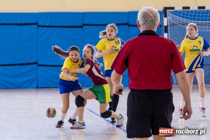 Zdjęcie w galerii na portalu naszraciborz.pl: V Turniej Piłki Ręcznej Dziewcząt Młodszych w Pietrowicach Wielkich  wiadomości z regionu