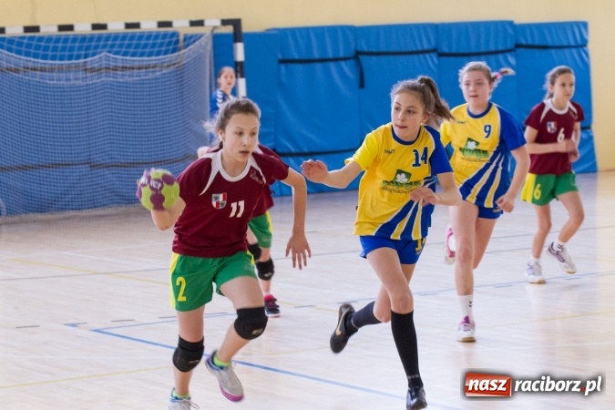 Zdjęcie w galerii na portalu naszraciborz.pl: V Turniej Piłki Ręcznej Dziewcząt Młodszych w Pietrowicach Wielkich  wiadomości z regionu