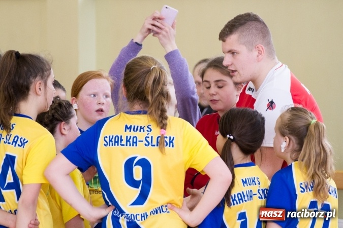 Zdjęcie w galerii na portalu naszraciborz.pl: V Turniej Piłki Ręcznej Dziewcząt Młodszych w Pietrowicach Wielkich  wiadomości z regionu