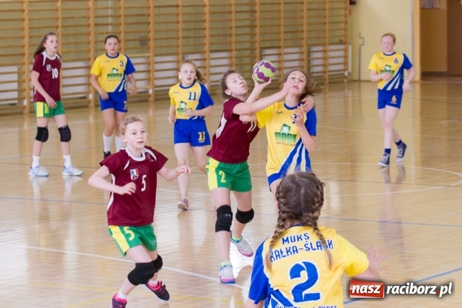 Zdjęcie w galerii na portalu naszraciborz.pl: V Turniej Piłki Ręcznej Dziewcząt Młodszych w Pietrowicach Wielkich  wiadomości z regionu
