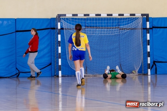Zdjęcie w galerii na portalu naszraciborz.pl: V Turniej Piłki Ręcznej Dziewcząt Młodszych w Pietrowicach Wielkich  wiadomości z regionu