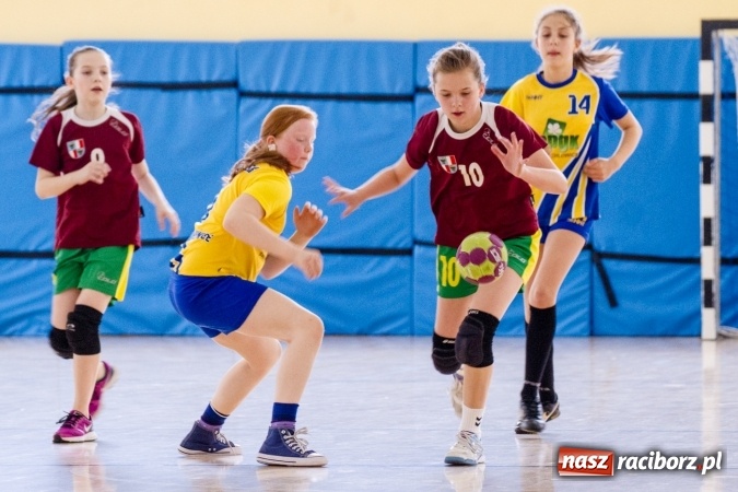 Zdjęcie w galerii na portalu naszraciborz.pl: V Turniej Piłki Ręcznej Dziewcząt Młodszych w Pietrowicach Wielkich  wiadomości z regionu