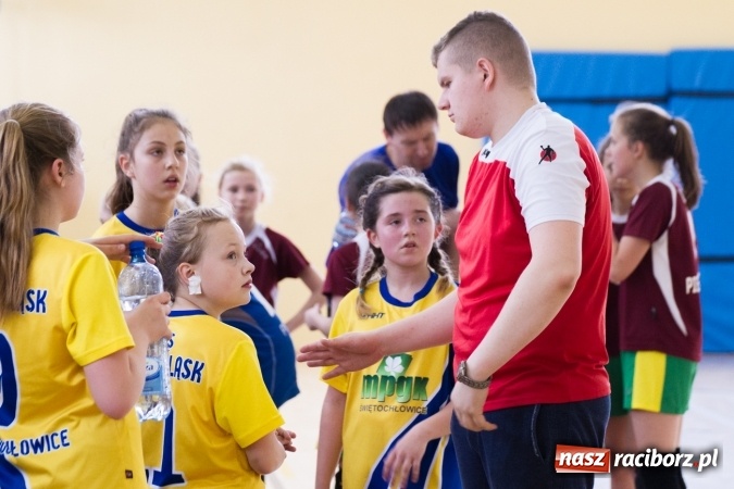 Zdjęcie w galerii na portalu naszraciborz.pl: V Turniej Piłki Ręcznej Dziewcząt Młodszych w Pietrowicach Wielkich  wiadomości z regionu