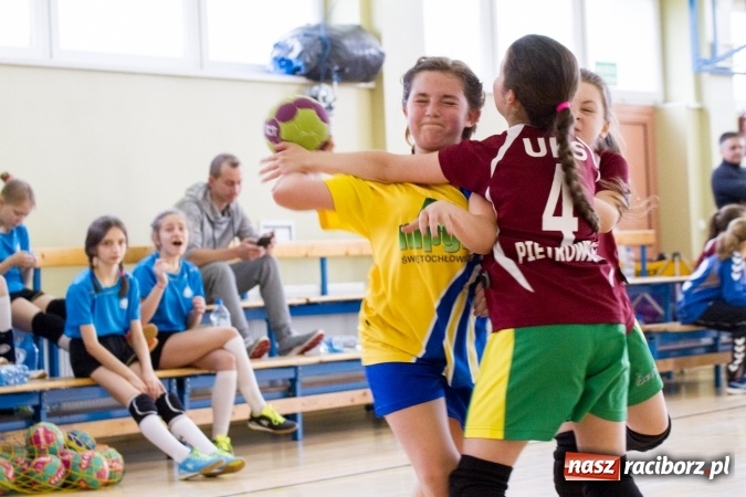 Zdjęcie w galerii na portalu naszraciborz.pl: V Turniej Piłki Ręcznej Dziewcząt Młodszych w Pietrowicach Wielkich  wiadomości z regionu
