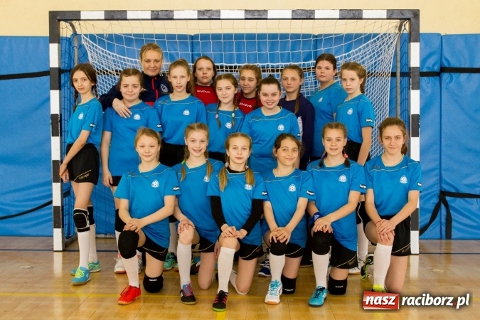 Zdjęcie w galerii na portalu naszraciborz.pl: V Turniej Piłki Ręcznej Dziewcząt Młodszych w Pietrowicach Wielkich  wiadomości z regionu