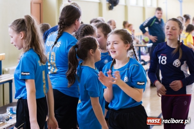 Zdjęcie w galerii na portalu naszraciborz.pl: V Turniej Piłki Ręcznej Dziewcząt Młodszych w Pietrowicach Wielkich  wiadomości z regionu