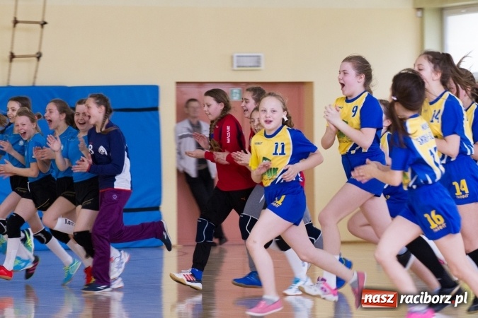 Zdjęcie w galerii na portalu naszraciborz.pl: V Turniej Piłki Ręcznej Dziewcząt Młodszych w Pietrowicach Wielkich  wiadomości z regionu