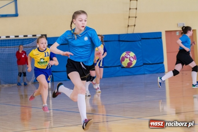 Zdjęcie w galerii na portalu naszraciborz.pl: V Turniej Piłki Ręcznej Dziewcząt Młodszych w Pietrowicach Wielkich  wiadomości z regionu