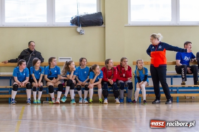 Zdjęcie w galerii na portalu naszraciborz.pl: V Turniej Piłki Ręcznej Dziewcząt Młodszych w Pietrowicach Wielkich  wiadomości z regionu