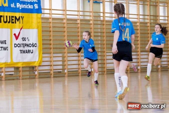 Zdjęcie w galerii na portalu naszraciborz.pl: V Turniej Piłki Ręcznej Dziewcząt Młodszych w Pietrowicach Wielkich  wiadomości z regionu