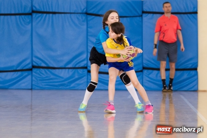 Zdjęcie w galerii na portalu naszraciborz.pl: V Turniej Piłki Ręcznej Dziewcząt Młodszych w Pietrowicach Wielkich  wiadomości z regionu