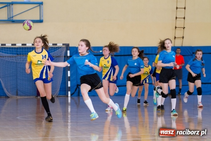Zdjęcie w galerii na portalu naszraciborz.pl: V Turniej Piłki Ręcznej Dziewcząt Młodszych w Pietrowicach Wielkich  wiadomości z regionu