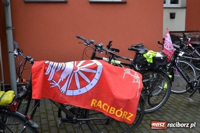 Zdjęcie w galerii na portalu naszraciborz.pl: Rajd Rowerowy Partnerskich Gmin połączony z otwarciem sezonu rowerowego gminy Krzyżanowice wiadomości z regionu