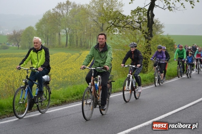 Zdjęcie w galerii na portalu naszraciborz.pl: Rajd Rowerowy Partnerskich Gmin połączony z otwarciem sezonu rowerowego gminy Krzyżanowice wiadomości z regionu