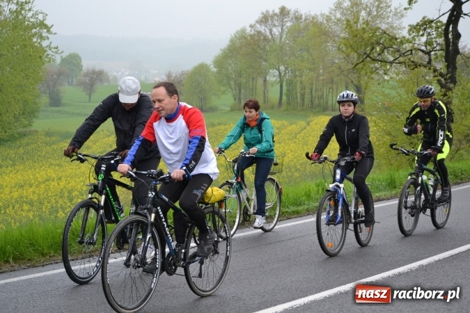 Zdjęcie w galerii na portalu naszraciborz.pl: Rajd Rowerowy Partnerskich Gmin połączony z otwarciem sezonu rowerowego gminy Krzyżanowice wiadomości z regionu