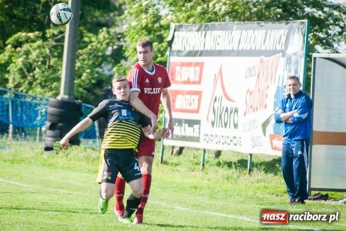 Zdjęcie w galerii na portalu naszraciborz.pl: Nieudane dośrodkowanie zmieniło się w gola. Przyszłość lepsza od Krzyżanowic wiadomości z regionu