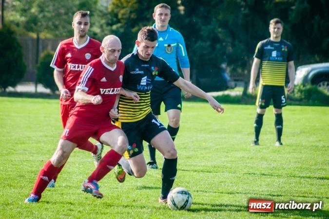 Zdjęcie w galerii na portalu naszraciborz.pl: Nieudane dośrodkowanie zmieniło się w gola. Przyszłość lepsza od Krzyżanowic wiadomości z regionu