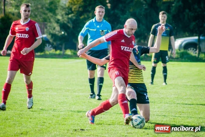 Zdjęcie w galerii na portalu naszraciborz.pl: Nieudane dośrodkowanie zmieniło się w gola. Przyszłość lepsza od Krzyżanowic wiadomości z regionu