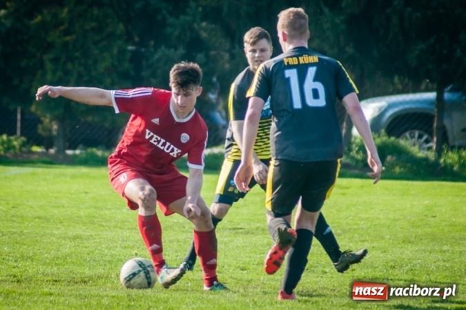 Zdjęcie w galerii na portalu naszraciborz.pl: Nieudane dośrodkowanie zmieniło się w gola. Przyszłość lepsza od Krzyżanowic wiadomości z regionu