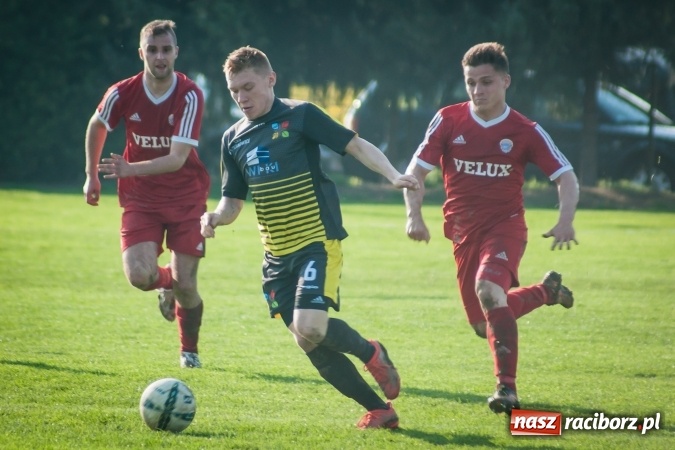 Zdjęcie w galerii na portalu naszraciborz.pl: Nieudane dośrodkowanie zmieniło się w gola. Przyszłość lepsza od Krzyżanowic wiadomości z regionu