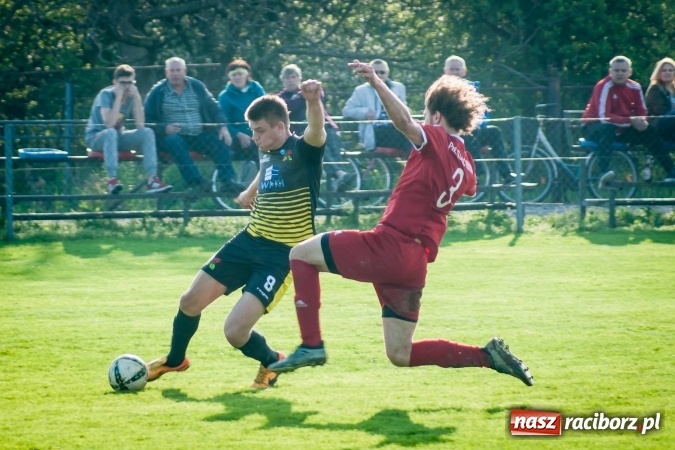 Zdjęcie w galerii na portalu naszraciborz.pl: Nieudane dośrodkowanie zmieniło się w gola. Przyszłość lepsza od Krzyżanowic wiadomości z regionu
