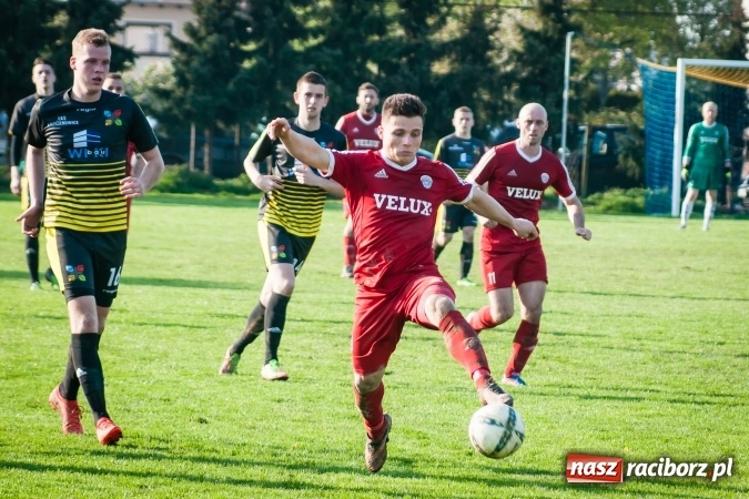 Zdjęcie w galerii na portalu naszraciborz.pl: Nieudane dośrodkowanie zmieniło się w gola. Przyszłość lepsza od Krzyżanowic wiadomości z regionu