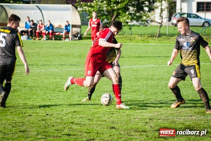 Zdjęcie w galerii na portalu naszraciborz.pl: Nieudane dośrodkowanie zmieniło się w gola. Przyszłość lepsza od Krzyżanowic wiadomości z regionu