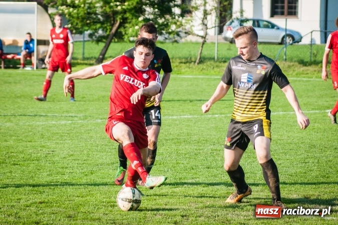 Zdjęcie w galerii na portalu naszraciborz.pl: Nieudane dośrodkowanie zmieniło się w gola. Przyszłość lepsza od Krzyżanowic wiadomości z regionu