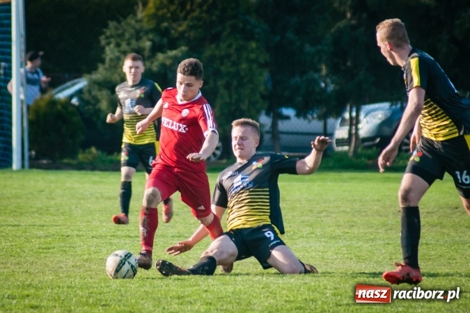 Zdjęcie w galerii na portalu naszraciborz.pl: Nieudane dośrodkowanie zmieniło się w gola. Przyszłość lepsza od Krzyżanowic wiadomości z regionu