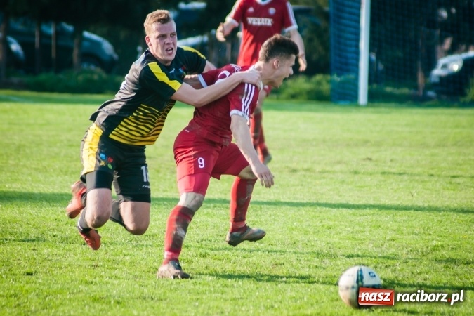 Zdjęcie w galerii na portalu naszraciborz.pl: Nieudane dośrodkowanie zmieniło się w gola. Przyszłość lepsza od Krzyżanowic wiadomości z regionu