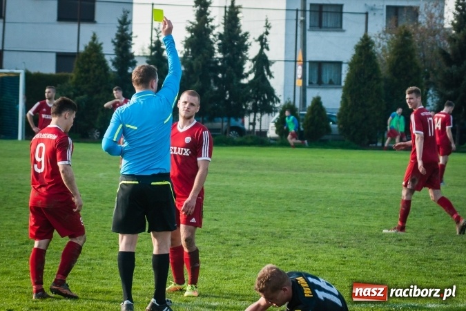 Zdjęcie w galerii na portalu naszraciborz.pl: Nieudane dośrodkowanie zmieniło się w gola. Przyszłość lepsza od Krzyżanowic wiadomości z regionu