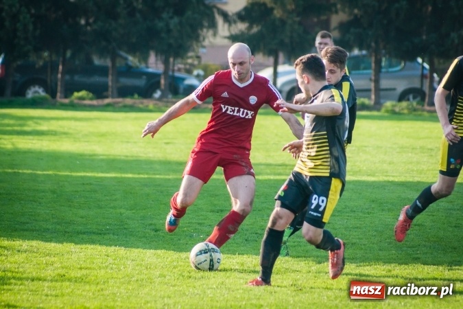 Zdjęcie w galerii na portalu naszraciborz.pl: Nieudane dośrodkowanie zmieniło się w gola. Przyszłość lepsza od Krzyżanowic wiadomości z regionu