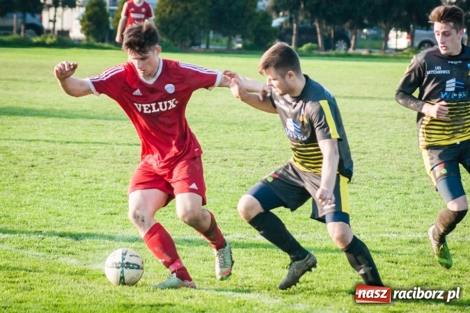 Zdjęcie w galerii na portalu naszraciborz.pl: Nieudane dośrodkowanie zmieniło się w gola. Przyszłość lepsza od Krzyżanowic wiadomości z regionu