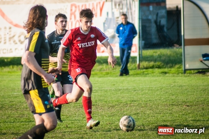 Zdjęcie w galerii na portalu naszraciborz.pl: Nieudane dośrodkowanie zmieniło się w gola. Przyszłość lepsza od Krzyżanowic wiadomości z regionu