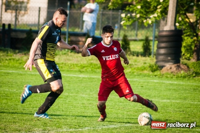 Zdjęcie w galerii na portalu naszraciborz.pl: Nieudane dośrodkowanie zmieniło się w gola. Przyszłość lepsza od Krzyżanowic wiadomości z regionu