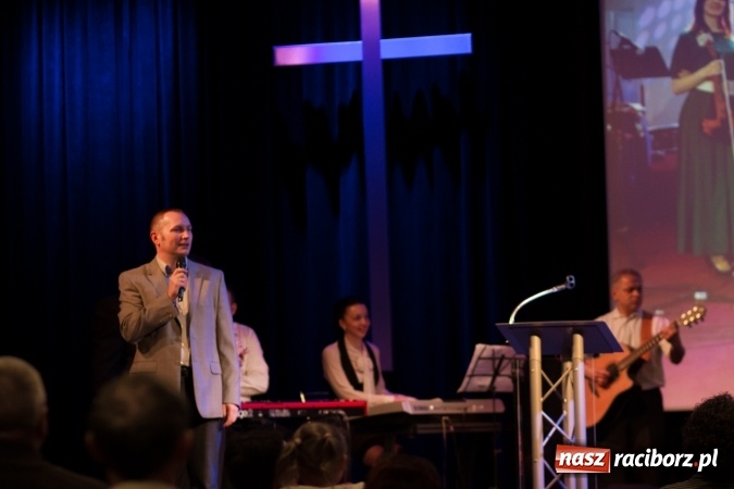 Zdjęcie w galerii na portalu naszraciborz.pl: Polsko-rosyjski koncert uwielbienia w Kościele Zielonoświątkowym w Raciborzu  wiadomości z regionu