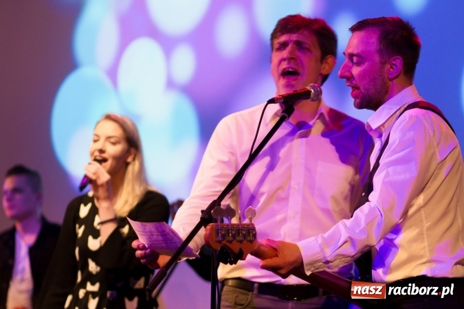 Zdjęcie w galerii na portalu naszraciborz.pl: Polsko-rosyjski koncert uwielbienia w Kościele Zielonoświątkowym w Raciborzu  wiadomości z regionu