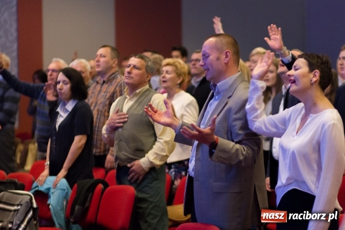 Zdjęcie w galerii na portalu naszraciborz.pl: Polsko-rosyjski koncert uwielbienia w Kościele Zielonoświątkowym w Raciborzu  wiadomości z regionu