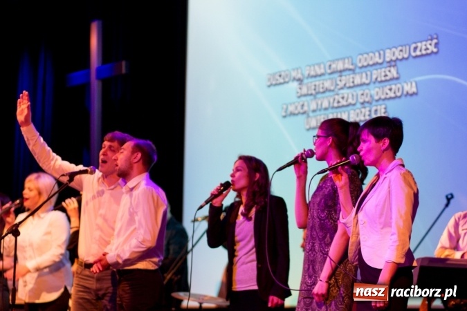 Zdjęcie w galerii na portalu naszraciborz.pl: Polsko-rosyjski koncert uwielbienia w Kościele Zielonoświątkowym w Raciborzu  wiadomości z regionu