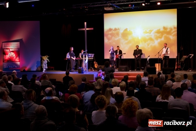 Zdjęcie w galerii na portalu naszraciborz.pl: Polsko-rosyjski koncert uwielbienia w Kościele Zielonoświątkowym w Raciborzu  wiadomości z regionu