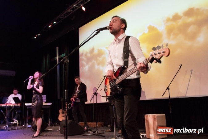 Zdjęcie w galerii na portalu naszraciborz.pl: Polsko-rosyjski koncert uwielbienia w Kościele Zielonoświątkowym w Raciborzu  wiadomości z regionu