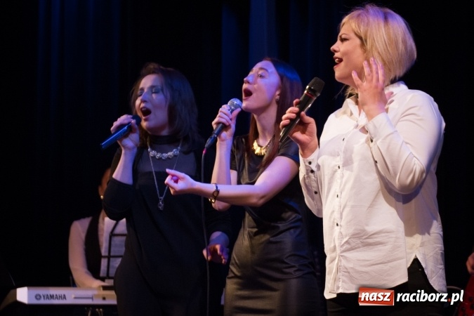 Zdjęcie w galerii na portalu naszraciborz.pl: Polsko-rosyjski koncert uwielbienia w Kościele Zielonoświątkowym w Raciborzu  wiadomości z regionu