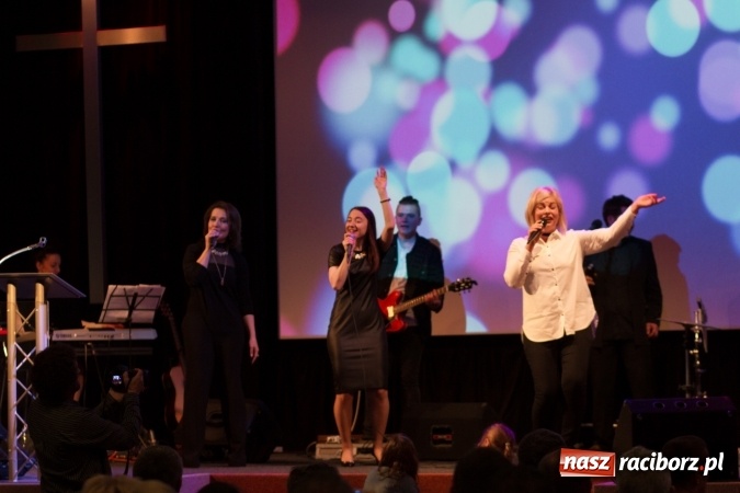 Zdjęcie w galerii na portalu naszraciborz.pl: Polsko-rosyjski koncert uwielbienia w Kościele Zielonoświątkowym w Raciborzu  wiadomości z regionu