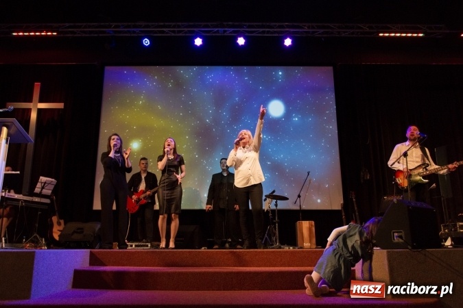 Zdjęcie w galerii na portalu naszraciborz.pl: Polsko-rosyjski koncert uwielbienia w Kościele Zielonoświątkowym w Raciborzu  wiadomości z regionu