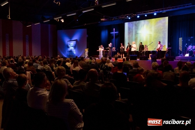 Zdjęcie w galerii na portalu naszraciborz.pl: Polsko-rosyjski koncert uwielbienia w Kościele Zielonoświątkowym w Raciborzu  wiadomości z regionu